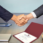 50 soportes rojos para certificados de 8.5 x 11 pulgadas, se utilizan como soportes para certificados de premio con borde de lámina dorada para certificados, premios, documentos y diplomas