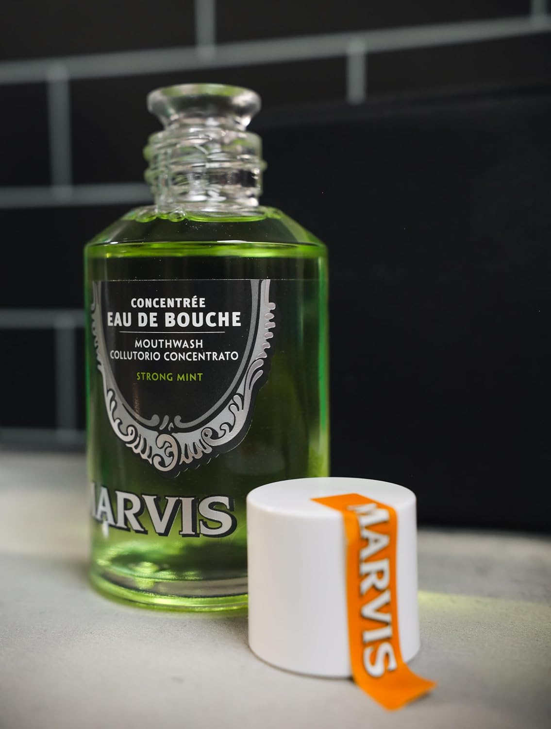 Marvis Enjuague bucal de menta fuerte, concentrado, 4.1 onzas líquidas