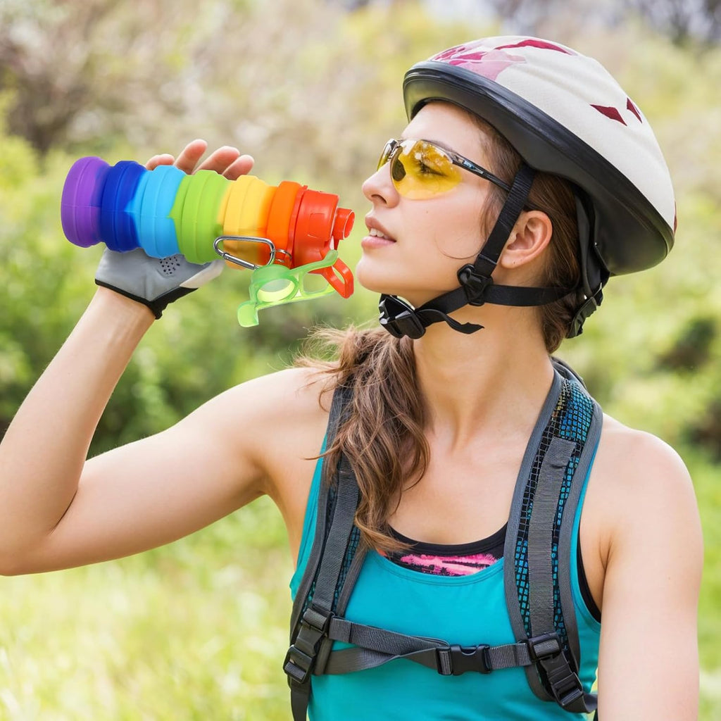 Paquete de 5 botellas de agua plegables de silicona de 17 onzas, portátiles, ligeras, plegables con mosquetón, a prueba de fugas, reutilizables, para viajes, camping, senderismo, ciclismo, deportes al aire libre (arcoíris)