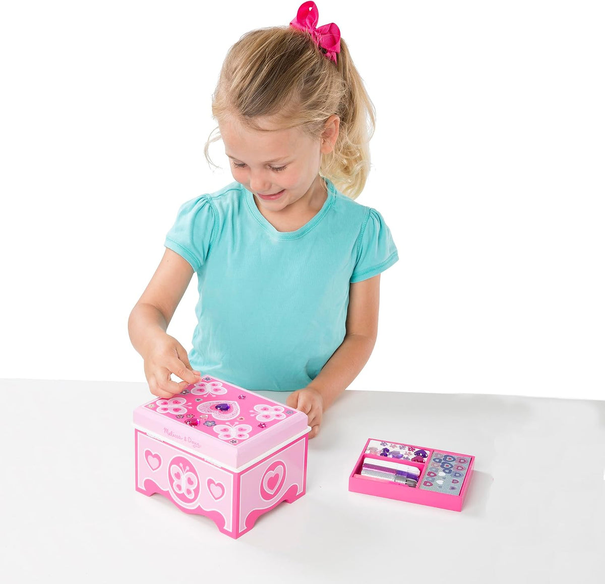 Set de manualidades para decorar tu propio joyero de madera, de Melissa & Doug