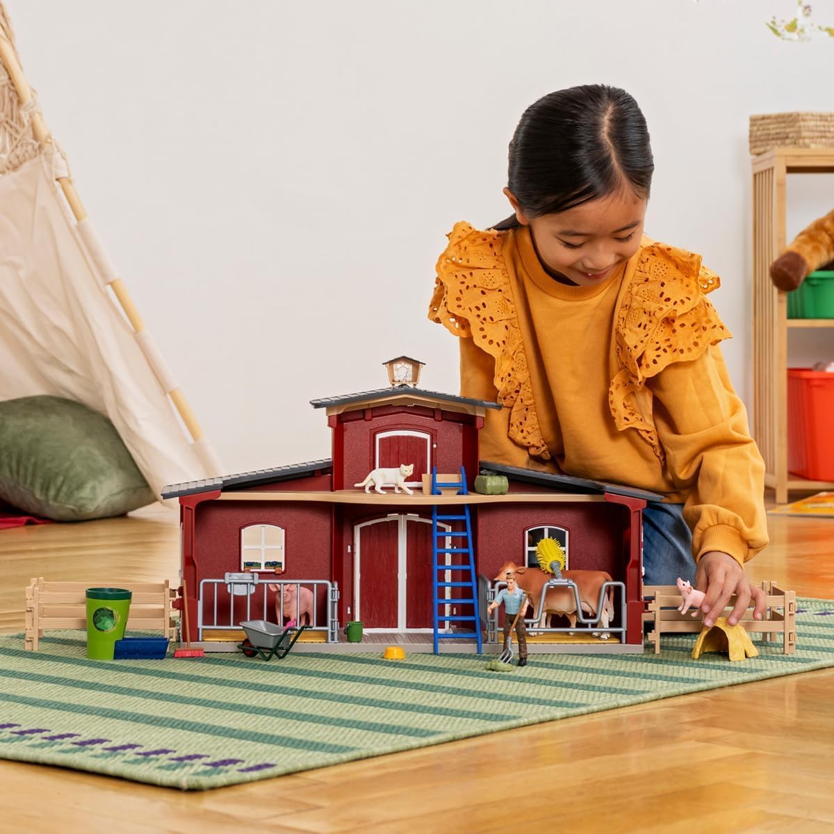 Schleich Farm World 42606 - Granero rojo con animales y más, 64 piezas