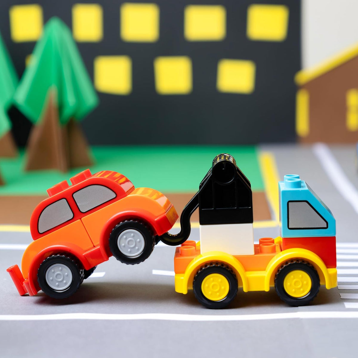 JOYIN Juego de 80 bloques de construcción de automóviles para niños pequeños, 12 vehículos diferentes, construye tus propios autos de juguete, compatible con ladrillos de construcción de marca para