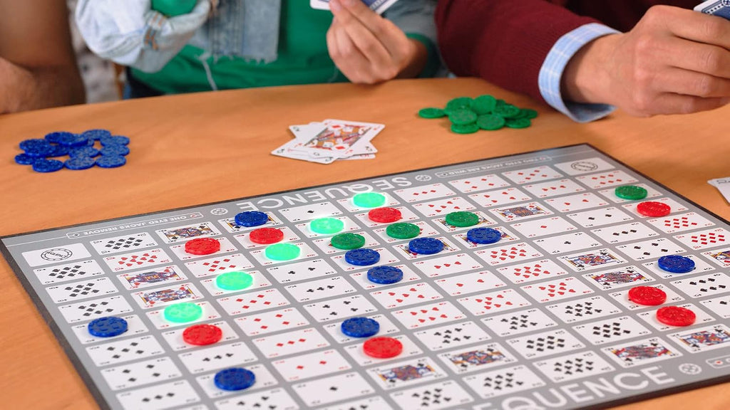 Sequence Premium Edition - Impresionante juego con tablero gigante (20.25 x 26.25 pulgadas), fichas exclusivas y tarjetas de lujo de Goliath, azul, para mayores de 7 años