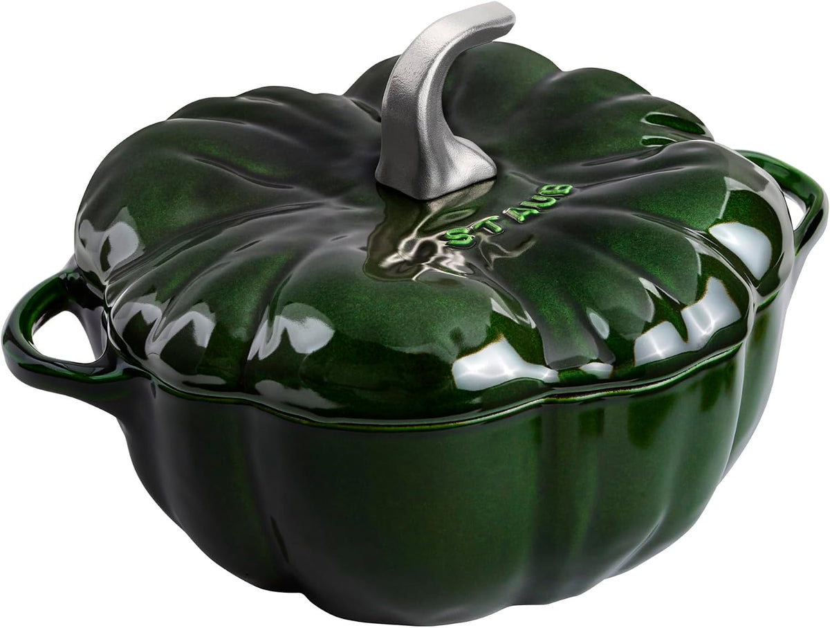 STAUB Cocotte de calabaza de hierro fundido de 3.5 cuartos de galón con perilla de acero inoxidable - Albahaca