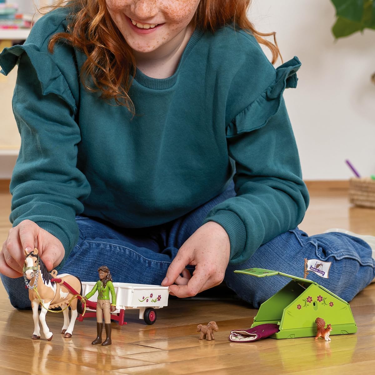 Schleich Horse Club - Set de juego Aventura de camping de Sarah, 23 piezas | 42533
