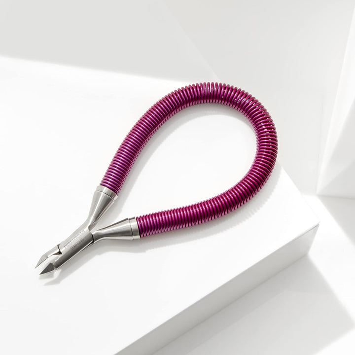 Tweezerman Pinza de cutícula de resorte en espiral con agarre y cor...