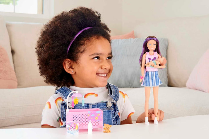 Barbie Skipper Babysitters Inc - Juego de juguete para cuna con muñ...