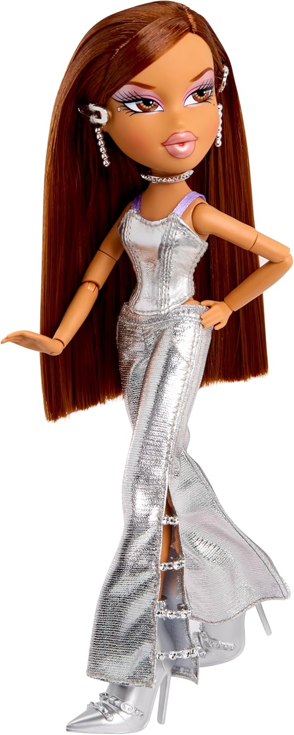 Bratz Charmz Yasmin Muñeca de moda con pulsera de encanto coleccion...