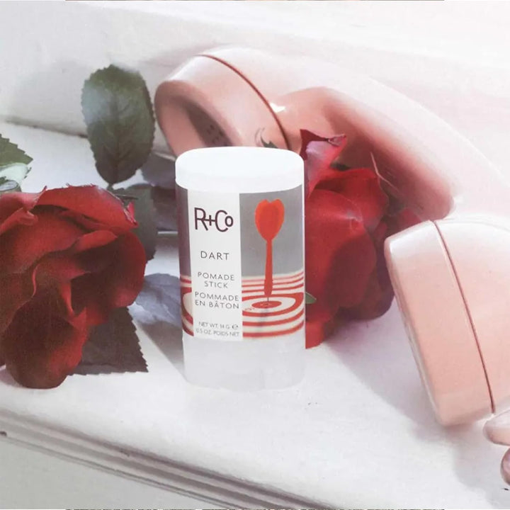 R+Co Dart Pomade Stick | Domina los vuelos, esculpe y pule | Textur...