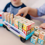 Melissa & Doug Camión de Bloques de Madera ABC de la Patrulla Canina (33 piezas)