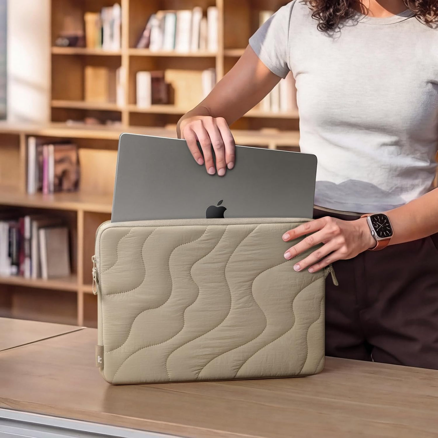 tomtoc Funda protectora para portátil 360 para MacBook Air M5\/A344...