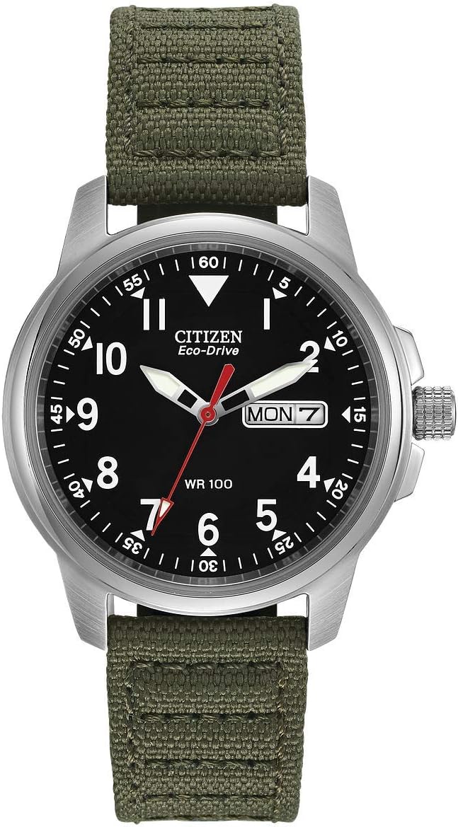 Reloj de campo Citizen para hombre Eco-Drive Weekender Garrison en acero inoxidable con correa de nylon oliva, esfera negra (Modelo: BM8180-03E)