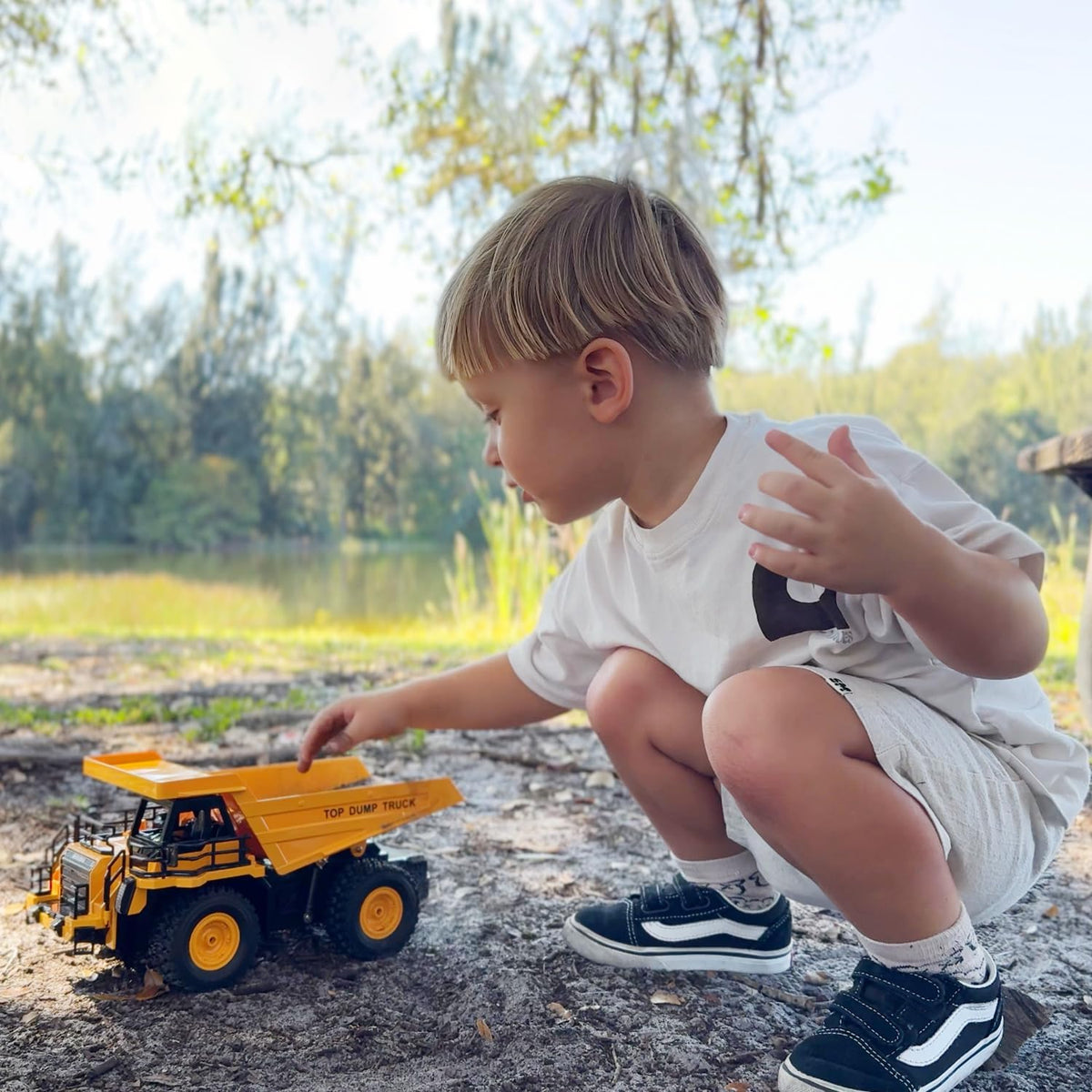 12.2" Remote Control Dump Truck Toy para Kids, RC Construction Vehicle Toy