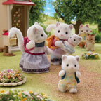 Sylvanian Families - 5814 Snow Leopard Family, juego con figura de animal, figuras de animales aterciopelados, leopardos, juguetes para niños de 3 años en adelante