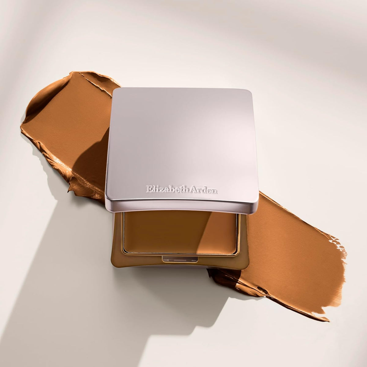 Elizabeth Arden Flawless Finish - Base en crema con esponja, cobertura media-alta, Cacao