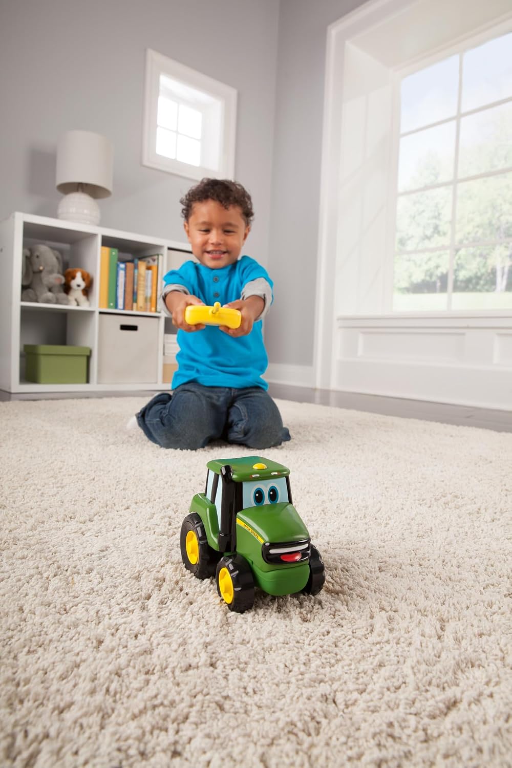 Tomy John Deere - Juguete de tractor Johnny con control remoto, color verde