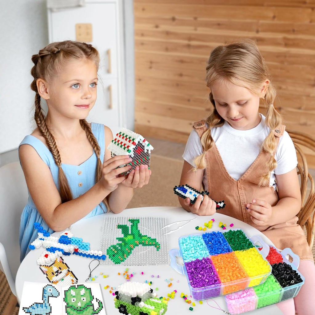 Kit de 11000 cuentas de planchar para niños - Juego de cuentas de 5 mm con 20 colores, juego de manualidades con caja de almacenamiento, tablero de clavijas, papel de planchado y accesorios, juegos de