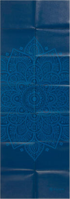Gaiam Esterilla de yoga – Esterilla plegable de viaje para fitness y ejercicio – Esterilla de yoga plegable para todo tipo de yoga, pilates y entrenamientos de suelo (68 pulgadas de largo x 24