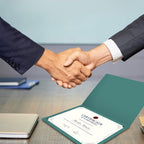 Soportes verdes para certificados de 8.5 x 11 pulgadas, 100 unidades – Se utilizan como carpetas de certificados de premio con borde de lámina dorada para certificados, premios, documentos y
