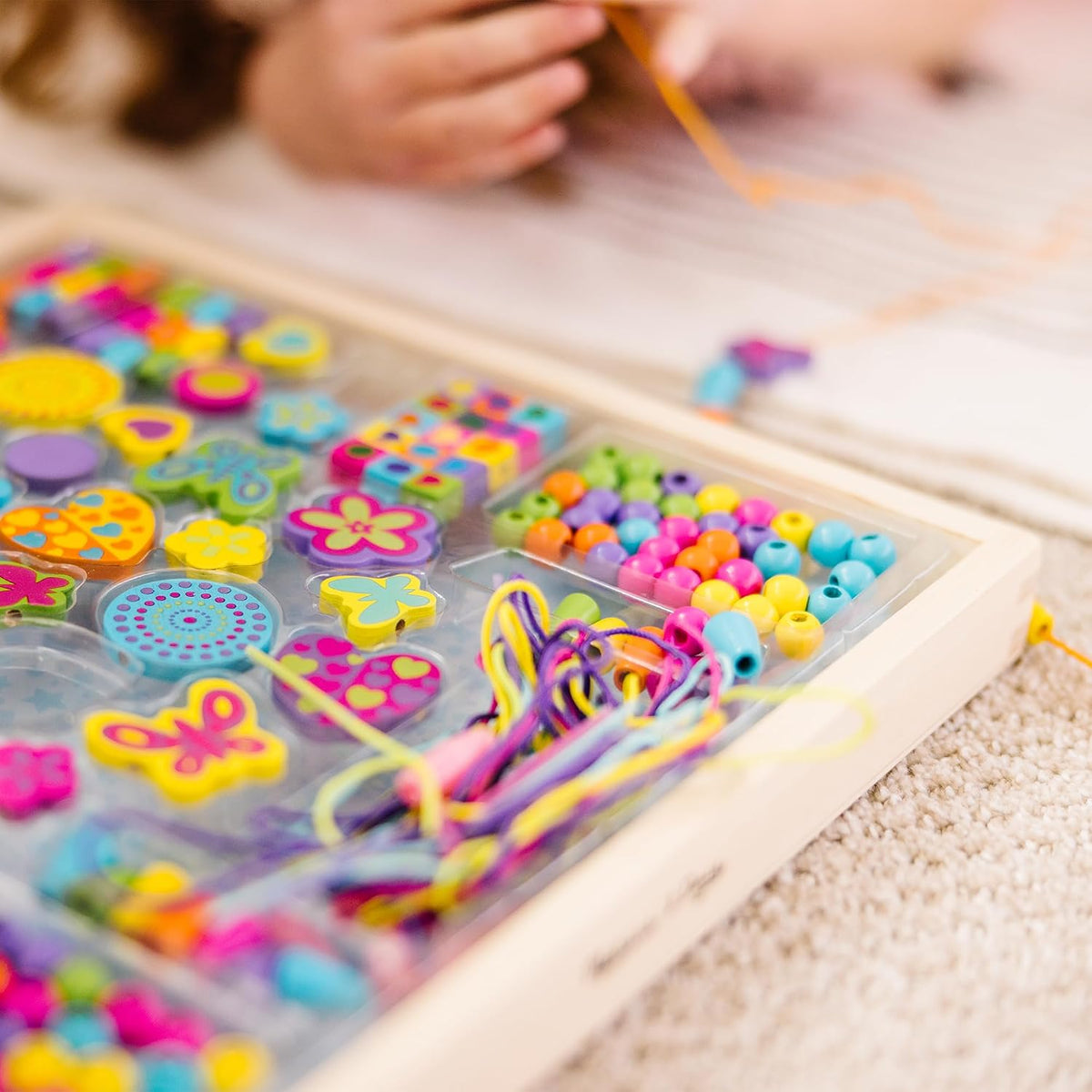Melissa & Doug Bead Bouquet, juego de cuentas con más de 220 cuentas de madera, Total 1