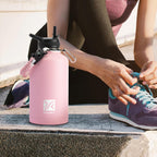 DYSANKY Botella de agua aislada | Metal al vacío de acero inoxidable grueso | Jarra de agua portátil grande de medio galón para gimnasio y senderismo con pajilla, bolsa de transporte, correa para asa