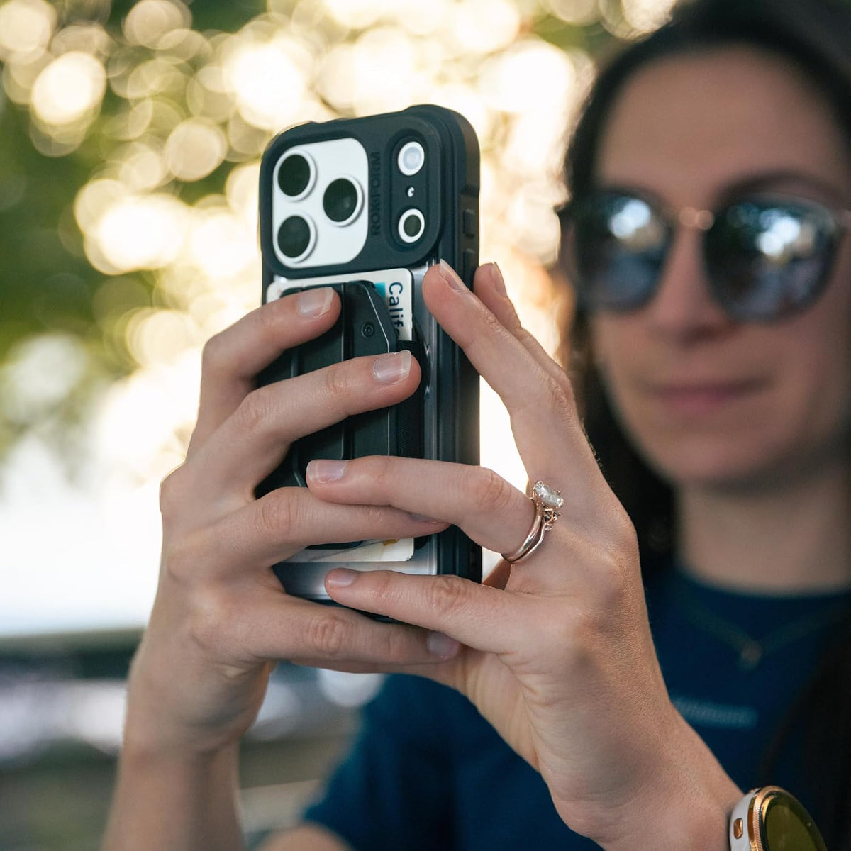 Rokform Funda de cristal para iPhone 17 Pro Max + cartera magnética Fuzion