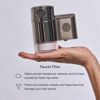 Qure Skincare - Grifo de agua con filtro para lavabo de baño, reduce el 99% de cloro y metales pesados, hidratación de la piel en 4 semanas, reduce la acumulación, equilibra el pH, piel y cabello más suaves, color plateado