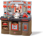 Step2 Big Builders Pro Workshop para niños, banco de herramientas para interiores y exteriores, juego interactivo con sonidos, incluye kit de accesorios de juguete de 45 piezas, hecho de plástico duradero, para niños pequeños de 3 años en adelante