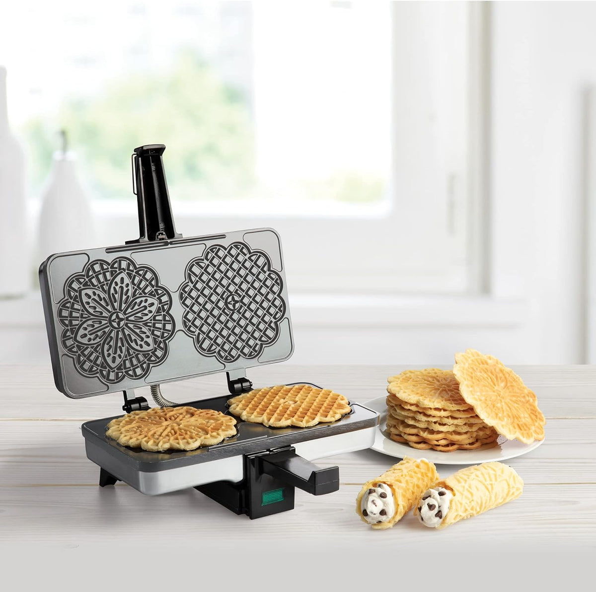 Máquina para hacer pizzellas de CucinaPro, Negro
