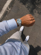 Roberto Marino Reloj de lujo para hombre, acero inoxidable dorado, cuarzo japonés, esfera azul, resistente al agua 3 ATM