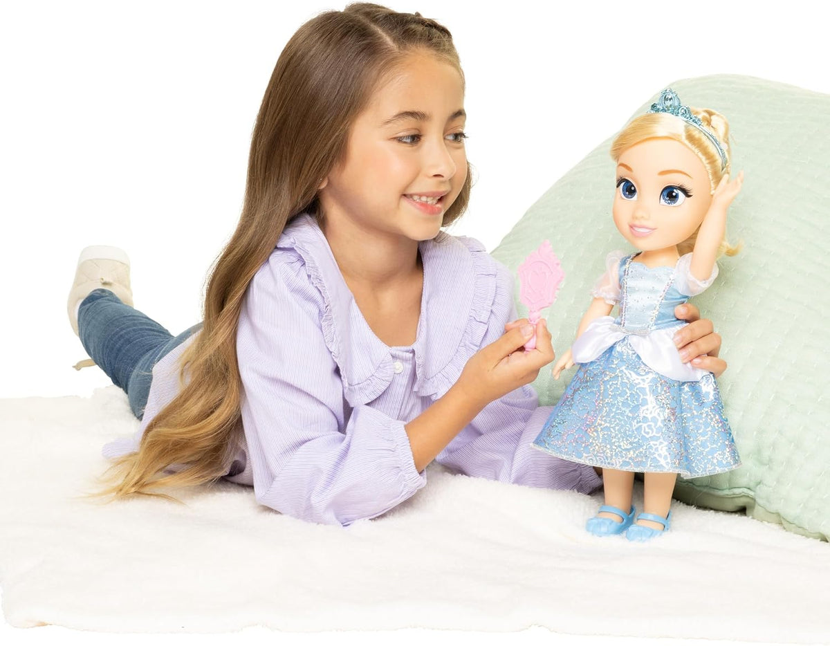Disney Princess My Friend - Muñeca Cenicienta de 14 pulgadas de alto, incluye atuendo extraíble, tiara, zapatos y cepillo
