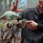 STAR WARS Ultimate Grogu, Escala 1:1 Premium Animatrónico, Edición Limitada Réplica a Tamaño Real para Mayores de 14 años