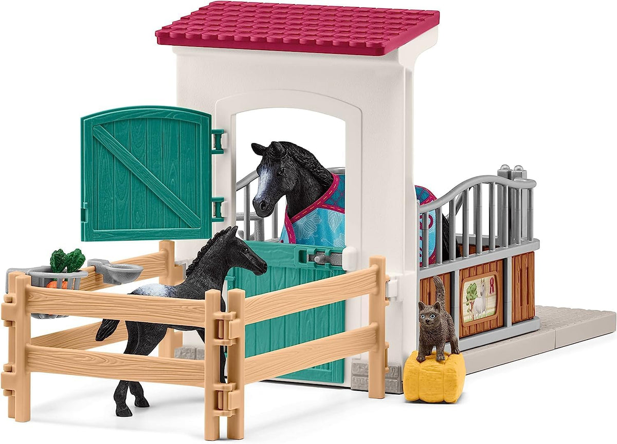 Schleich Horse Club - juego de 34 piezas de juguetes de caballos para el establo con figuras de yegua y potro, figura de gato y accesorios - set de extensión de establo para niñas y niños - juguetes