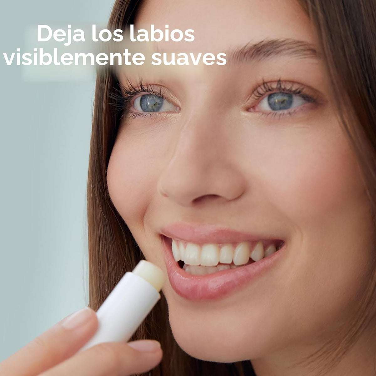 NIVEA Bálsamo labial Dewy con ácido hialurónico, ligero y ultrahidr...