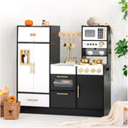 Cocina de madera negra del juego con el refrigerador alto del juguete y el