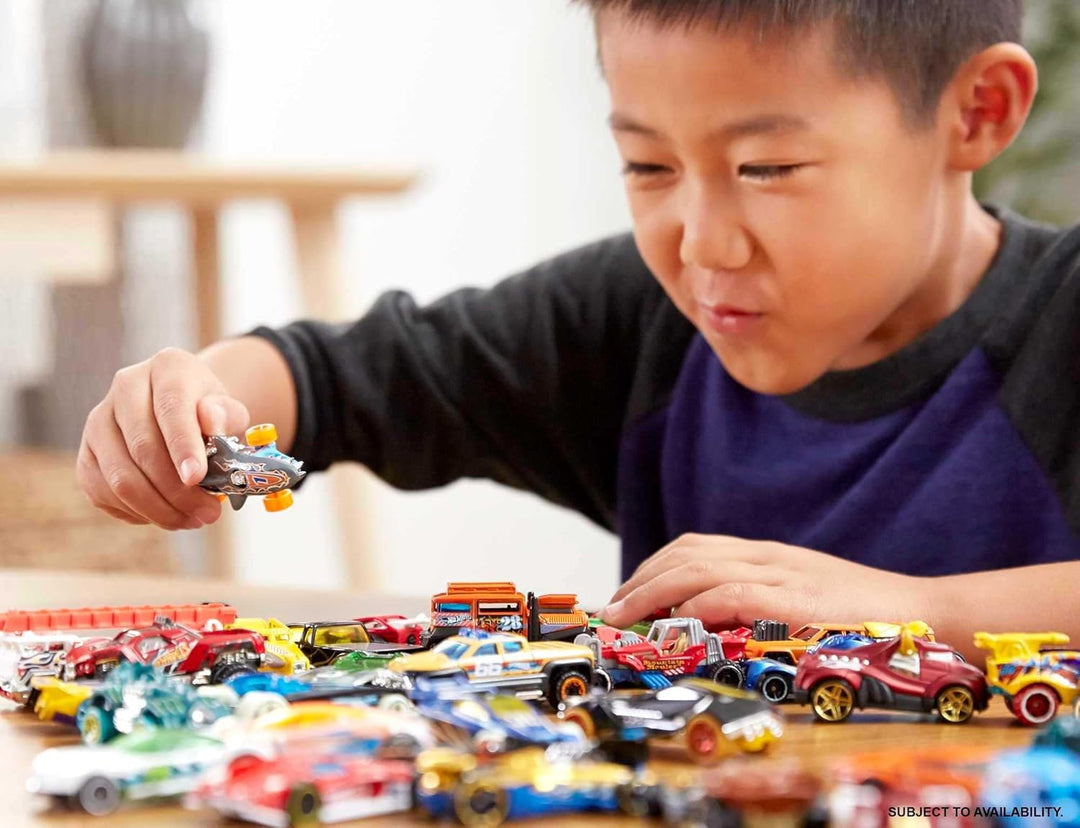 Hot Wheels Paquete de 20 autos y camiones de juguete, juego de 20 v...