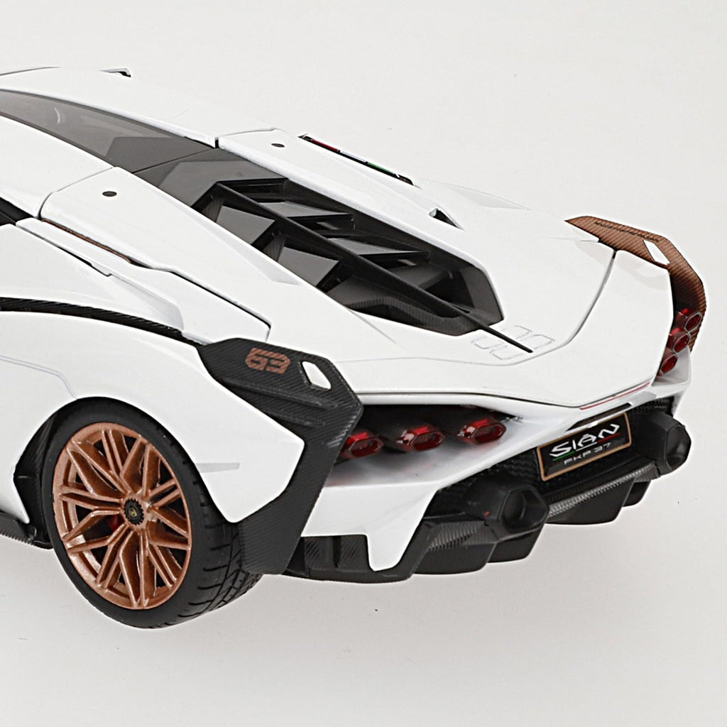 Bburago - Lamborghini Sian FKP 37, 1:18 escala de coche de metal a escala, blanco, 3+