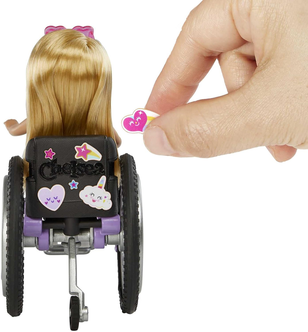 Barbie Muñeca y silla de ruedas Chelsea con ruedas móviles, rampa,...