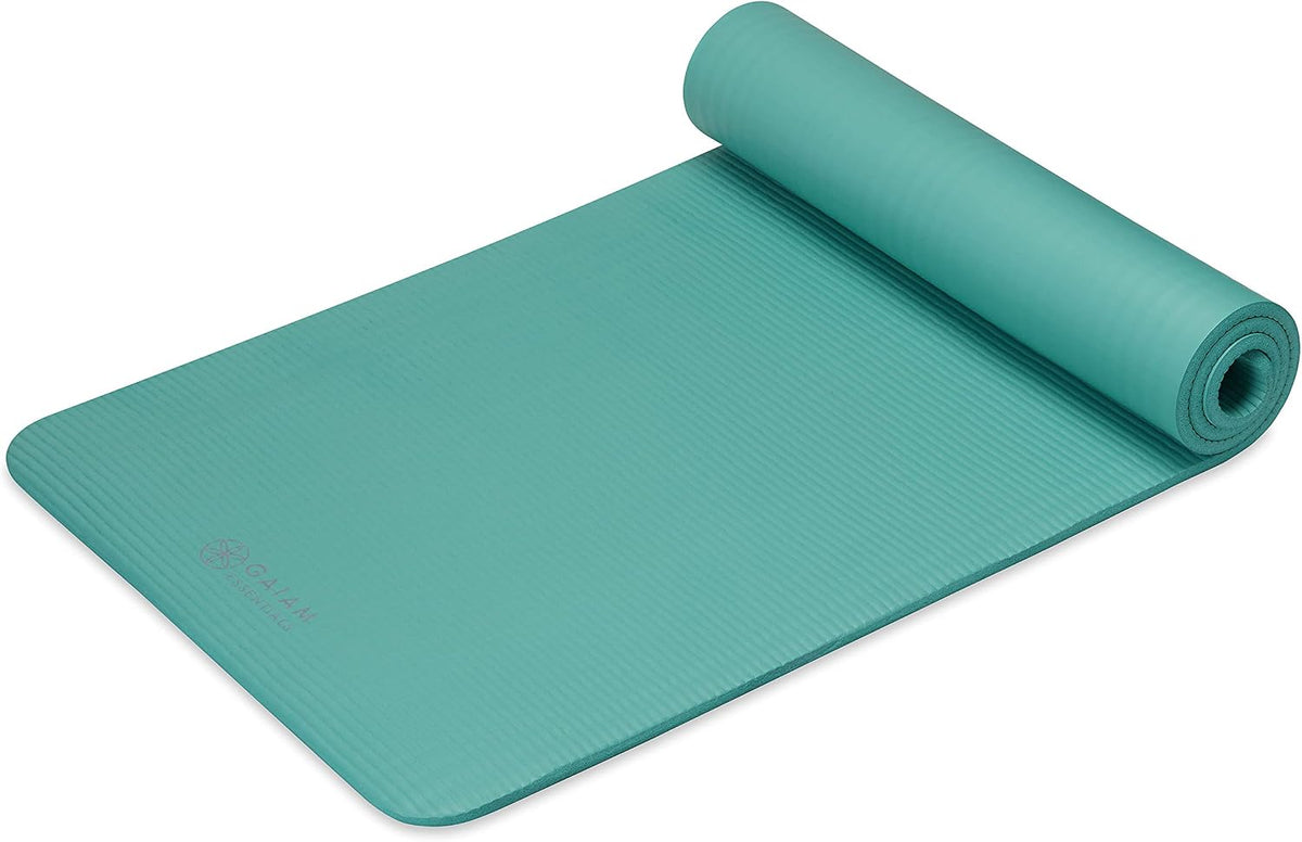 Gaiam Tapete de yoga grueso, esterilla de ejercicio y fitness con correa de