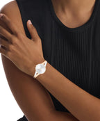 Calvin Klein Joyful - Reloj de Mujer de Cuarzo 2H Cáscara de Acero Inoxidable con Brazalete en Bangle - Resistente al Agua 3 ATM/30 Metros - Enlaces Ajustables para un Ajuste Personalizado - 30 mm