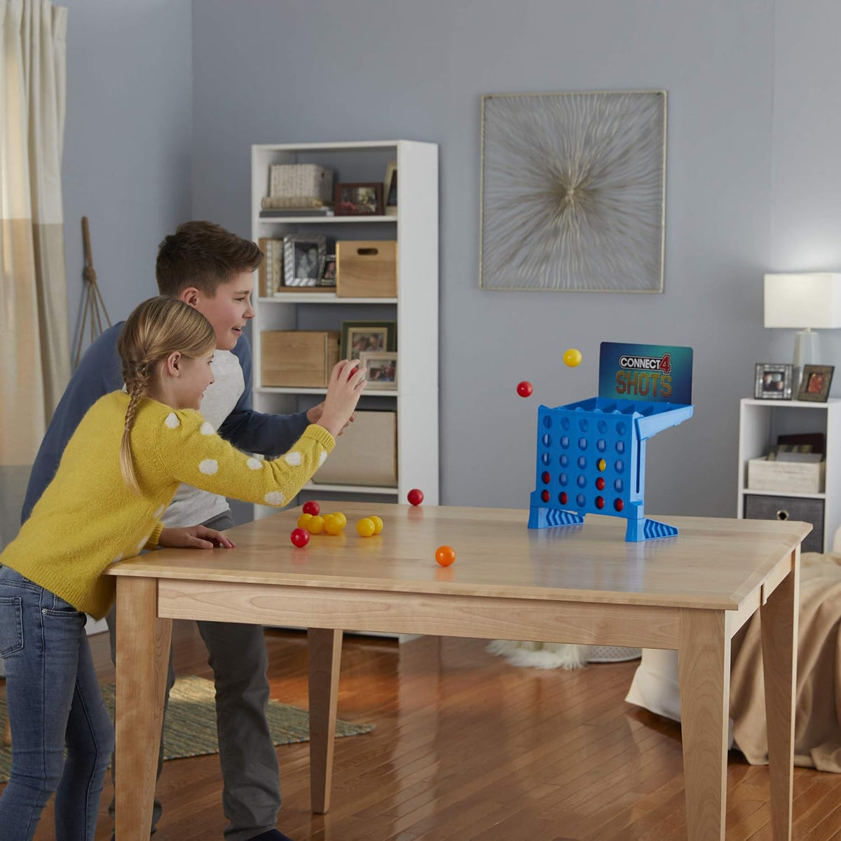 Hasbro Gaming Connect 4 Shots Juego de Mesa Actividad para Niños a partir de 8 años, Juegos Activos para Familias, Juego de 2 Jugadores, Juegos para Niños y Regalos (Exclusivo de Amazon)