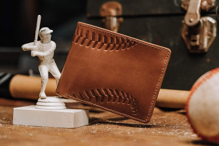 House of Jack Co. Billetera de béisbol para hombres, bifold de cuer...
