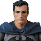 DC Comics: Batman Hush Mafex figura de acción