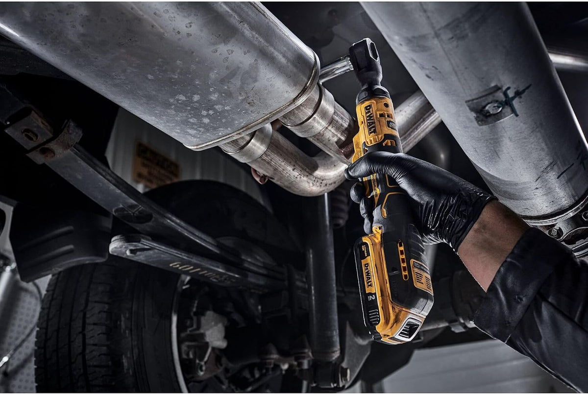 DEWALT ATOMIC 20V MAX* Trinquete inalámbrico, sin escobillas, 3/8 pulgadas, solo herramienta (DCF513B)