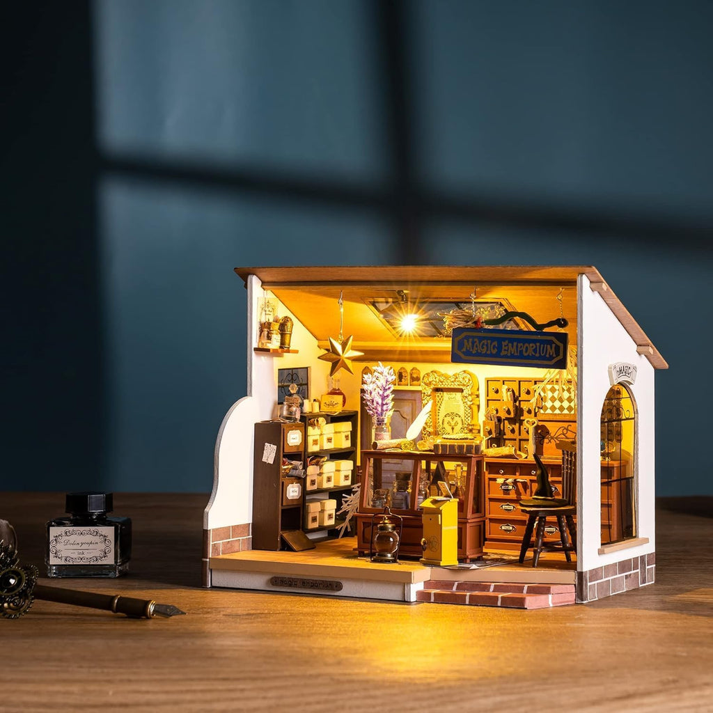Rolife Kit de Casa en Miniatura DIY Casa Mágica, Kit de Casa Pequeña para Adultos para Construir, Kit de Fabricación de Mini Casa con Muebles, Halloween para Familia y Amigos (Kiki's Magic Emporium)