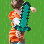 Nerf Minecraft Sword Dart Blaster, Cebado de Retroceso, Borde de Espuma, 8 Dardos N1, Edades 8+