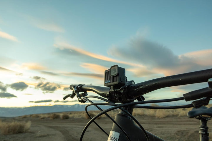 GoPro Hero - Cámara de acción compacta impermeable con video 4K Ult...