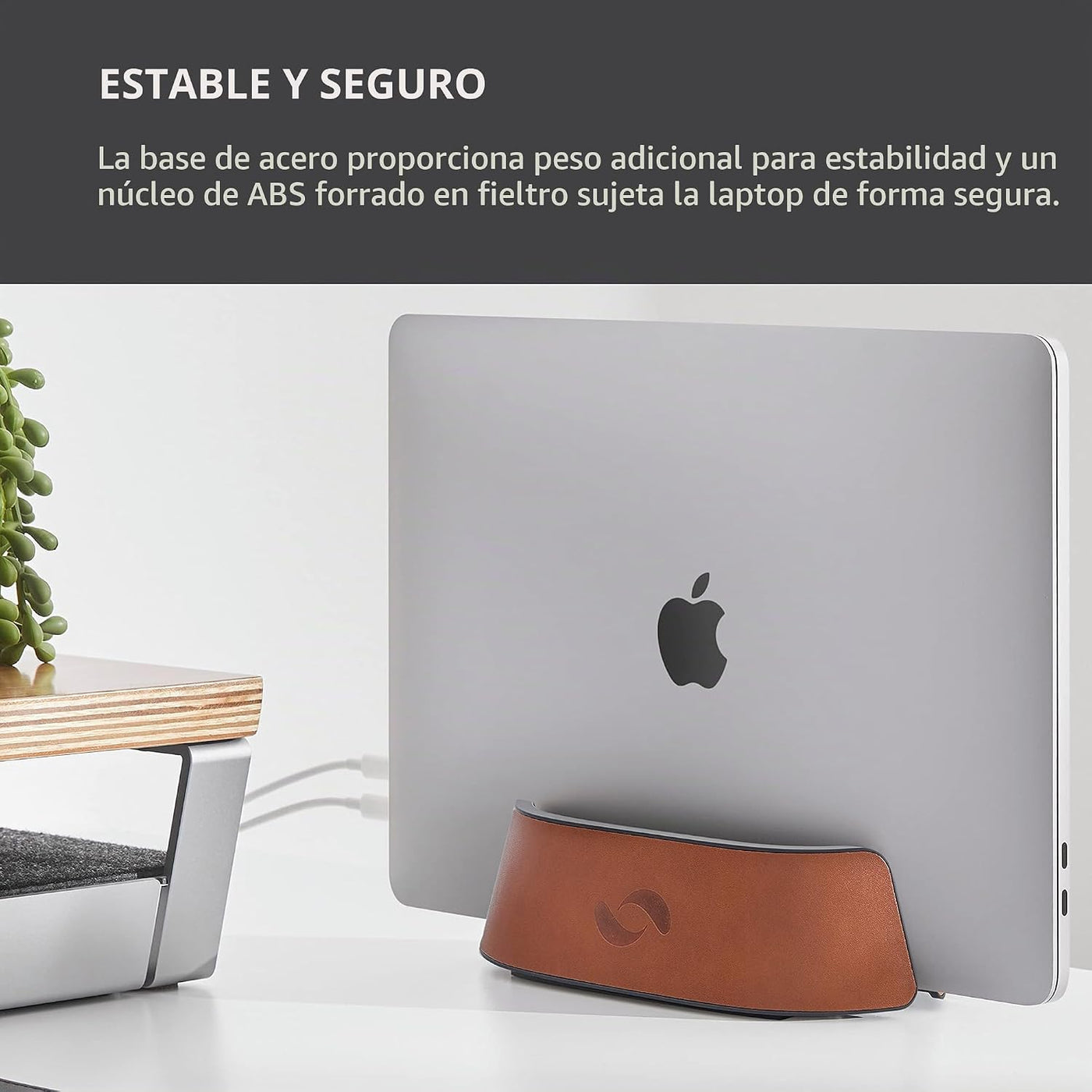 HumanCentric Soporte vertical para laptop en cuero vegano coñac, so...