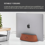 HumanCentric Soporte vertical para laptop en cuero vegano coñac, so...