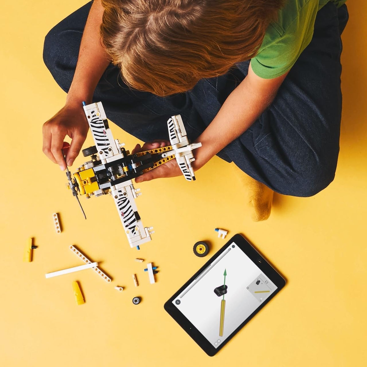 Avión de juguete LEGO Technic - Avión de juguete para construir para niños, niños y niñas, a partir de 8 años - Juego de avión modelo con hélice giratoria, motor de pistón de 4 cilindros y más - 42198